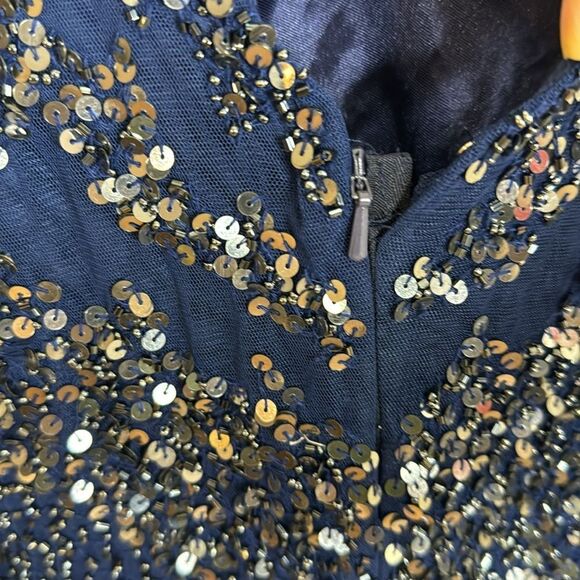 Mac Duggal Bead-Embellished Body-Con Gown in midnight navy sequin dress size 10 - Picture 11 of 16